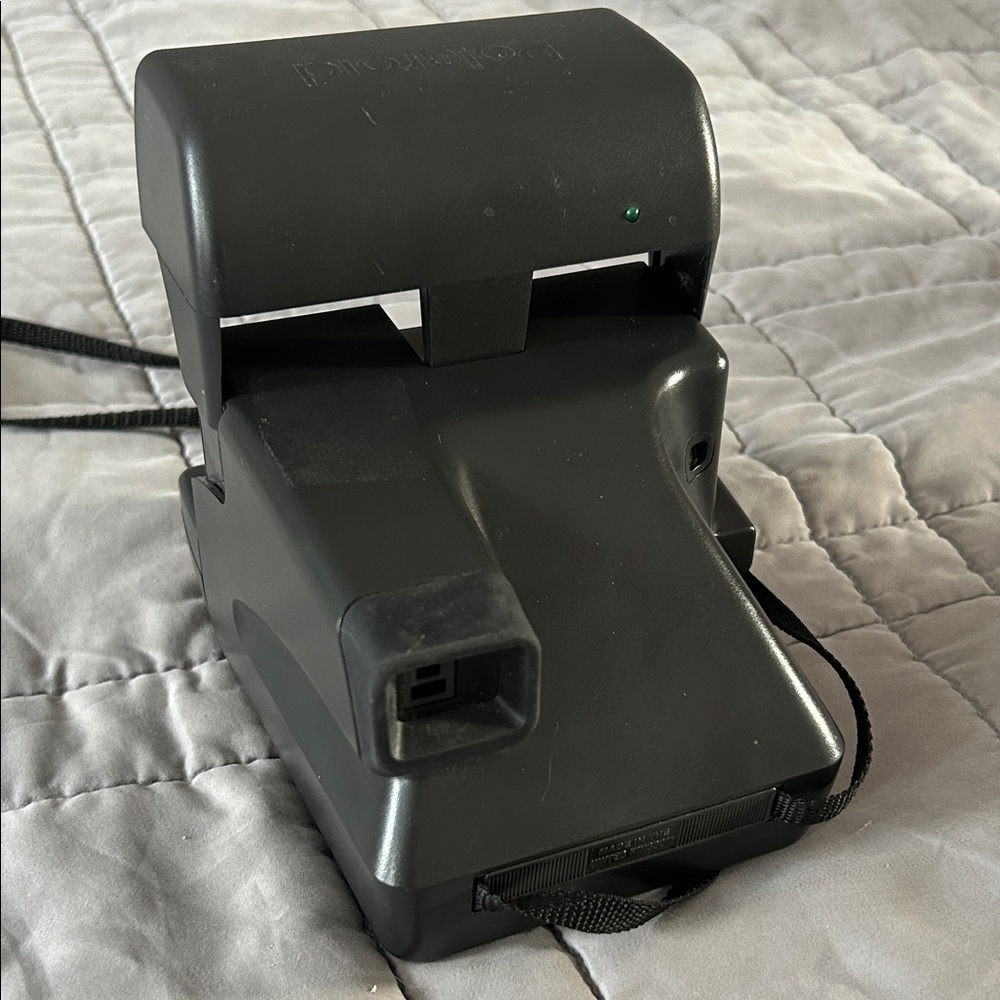 Polaroid OneStep Closeup Instant Camera - Charcoal Gray - Picture 3 of 5